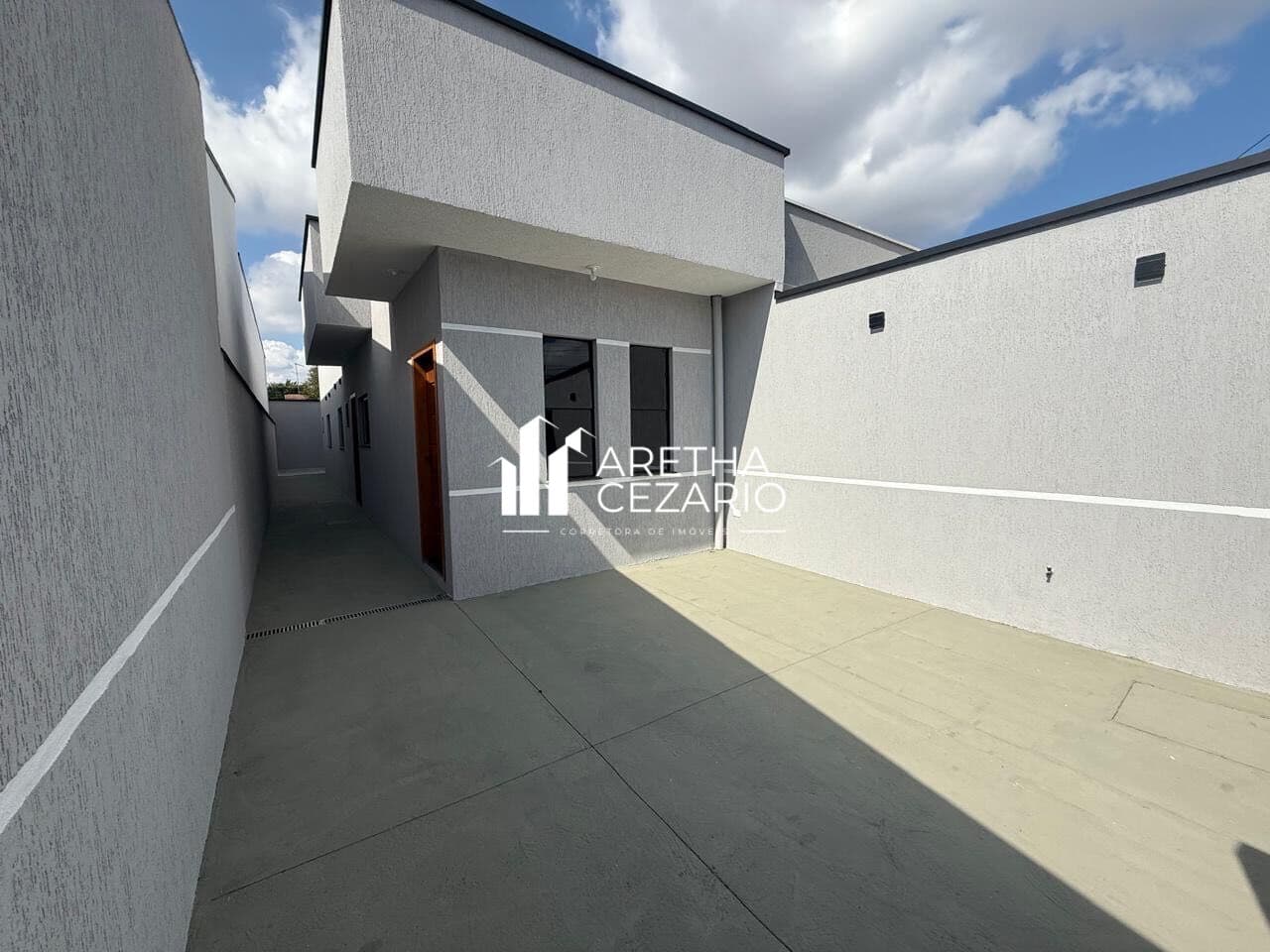 Casa com 02 dormitórios sendo uma suíte à venda,67 m² por R$ 380.000 - Recanto dos Coqueirais - Estiva - Taubaté - SP