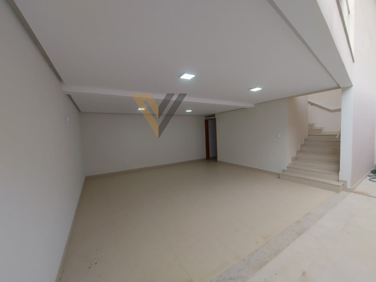 Casa Duplex para Venda em Vale do Sol Leopoldina-MG