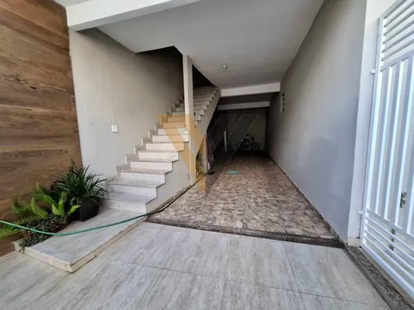 Casa Sobrado em Pirineus, Leopoldina/MG