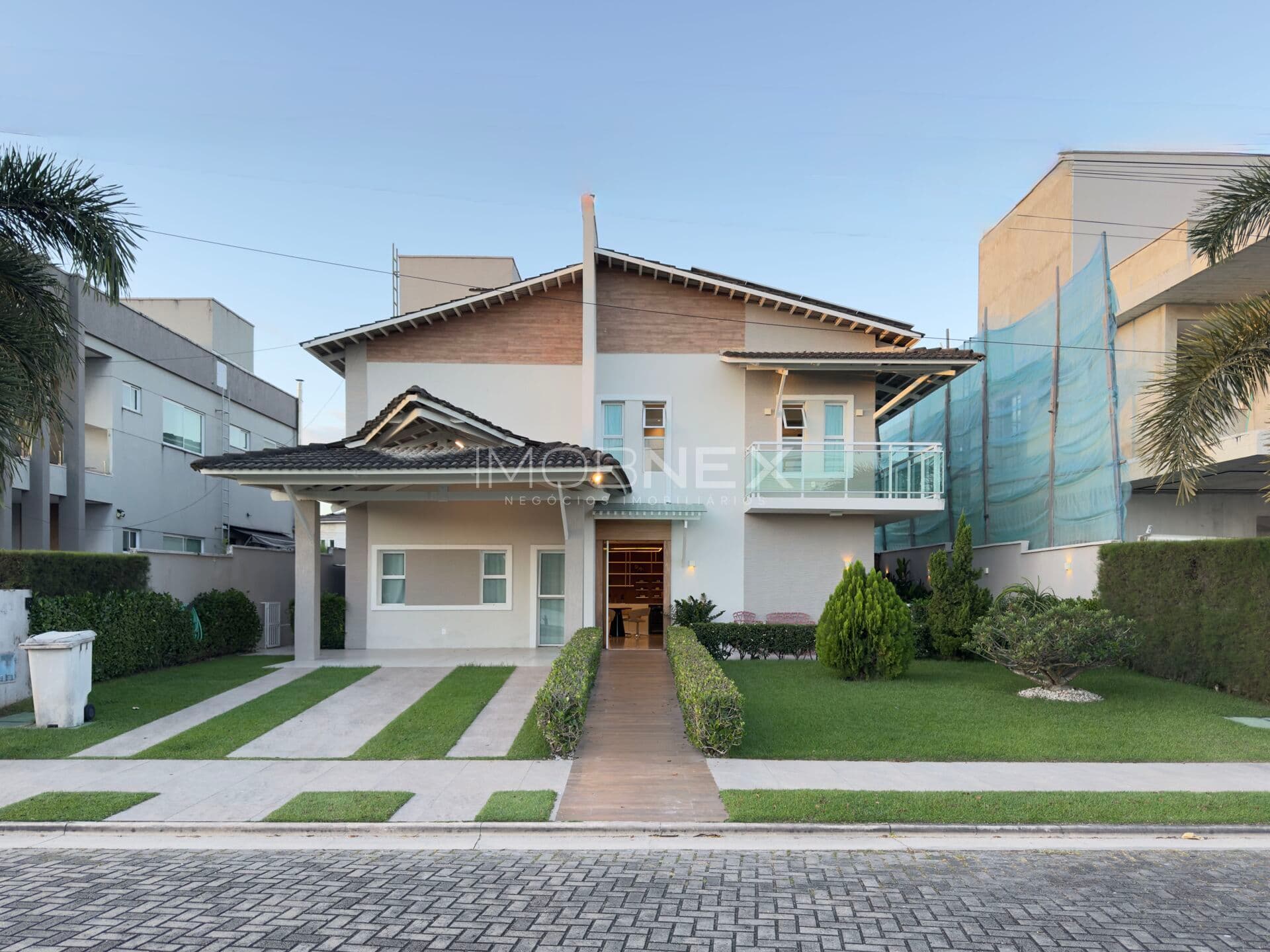 DUPLEX FRENTE LAGO - ALPHAVILLE EUSEBIO