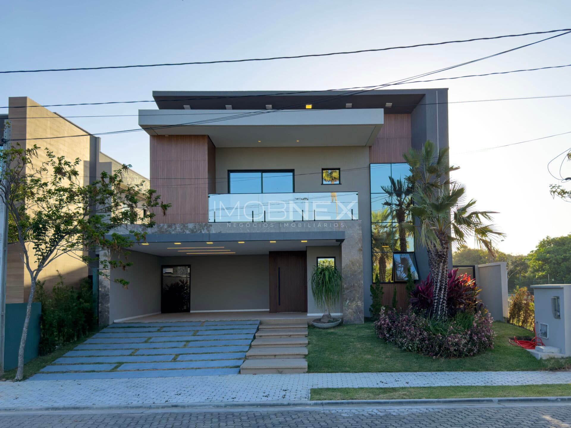 Casa duplex no exclusivo bairro Cidade Alpha, em Eusébio-CE