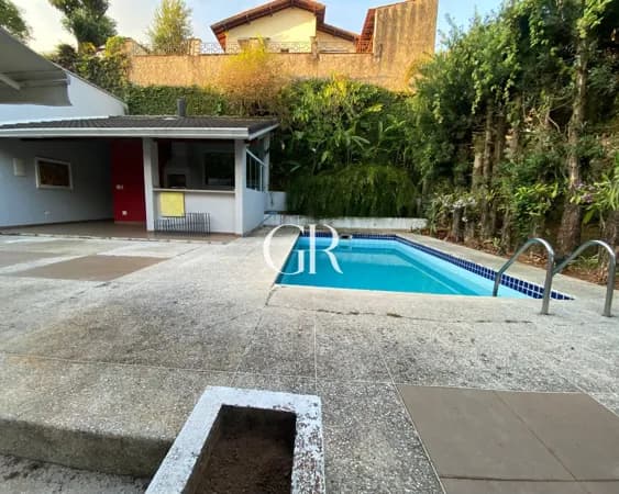 Casa em Santana de Parnaíba - Alphaville
