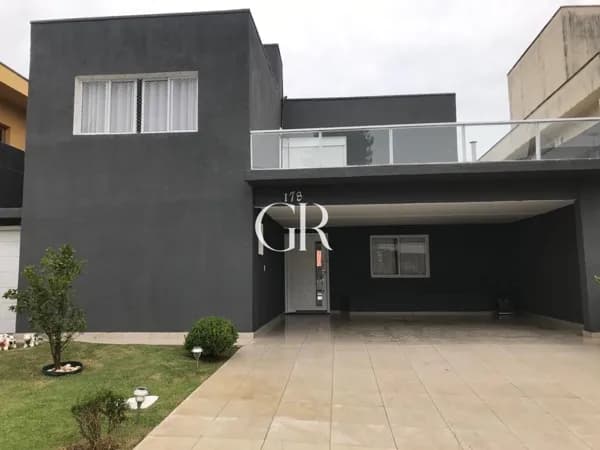 Casa em Santana de Parnaíba - Alphaville