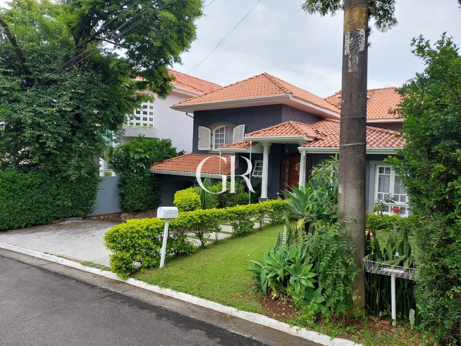 Casa em Santana de Parnaíba - Alphaville