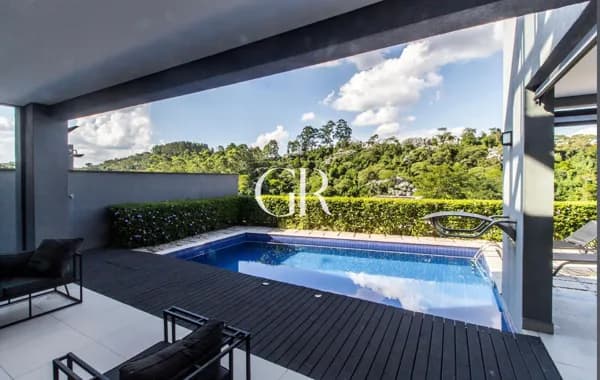 Casa em Santana de Parnaíba - Tamboré
