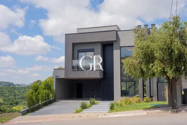 🏡 Casa do Vale – 318m² com Piscina de Borda Infinita e Vista para Área de Preservação