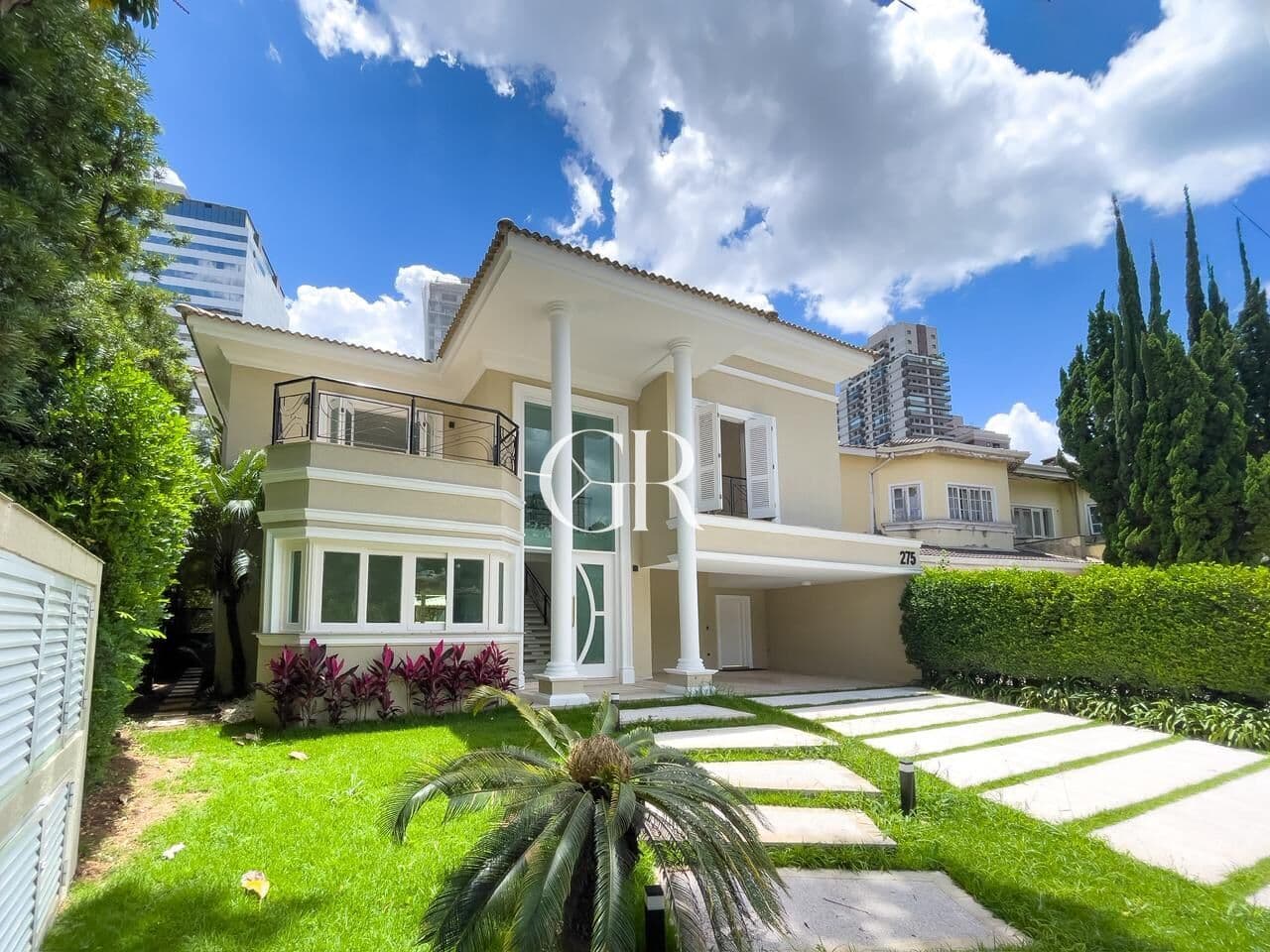 Casa em Barueri - Dezoito do Forte Empresarial/Alphaville.