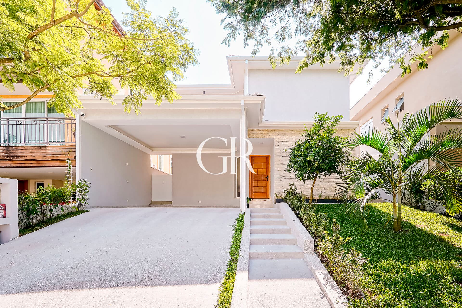 🏡 Casa Valville 1 – 360m² Recém Reformada, 3 Suítes, Suíte Master com 90m² e Mobiliário Assinado