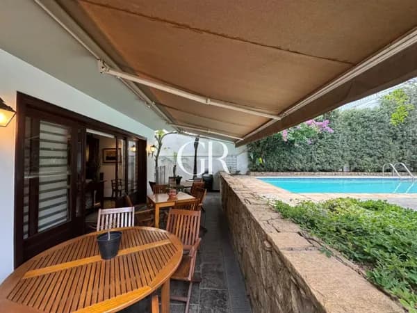 Casa em Santana de Parnaíba - Alphaville