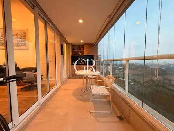 Apartamento em Santana de Parnaíba - Centro Empresarial Tamboré