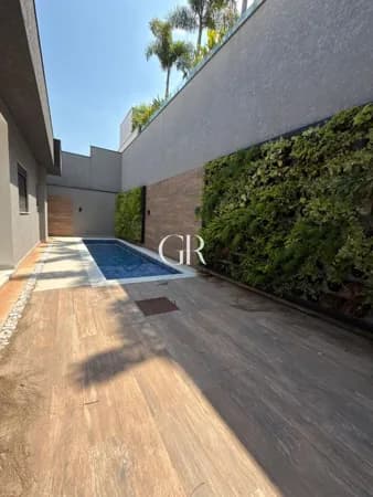 Casa em Santana de Parnaíba - Alphaville