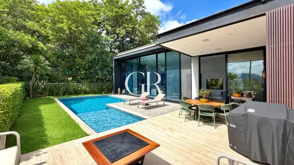 🏡 Semitérrea | 430m² | 4 Suítes | Projetos Rodrigo Latorre + Giovanna Gogosz | Totalmente Mobiliada