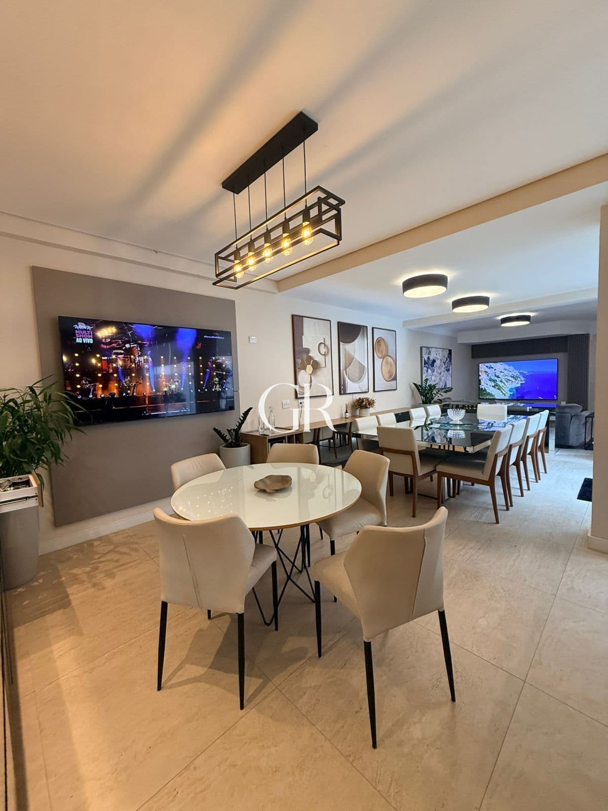 🏡 Casa Renovada no Tamboré 4 | 3 Quartos | Área Gourmet Integrada e Escritório Versátil