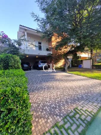 Casa em Santana de Parnaíba - Alphaville