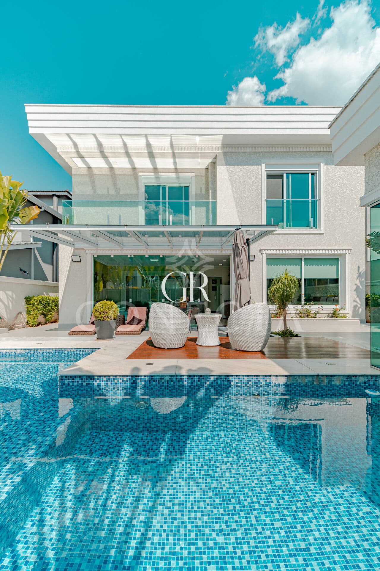 🏡 Casa Alphaville 11 – 475m² com 4 Suítes, Piscina Aquecida, SPA Jacuzzi e Integração Total