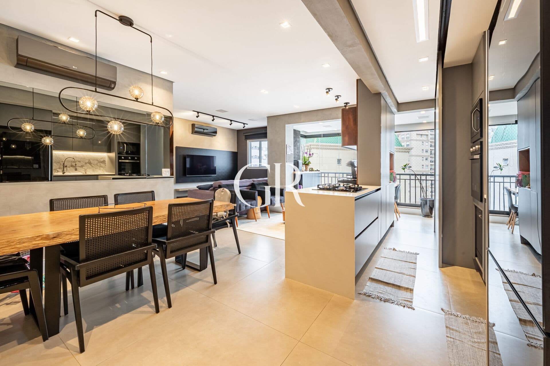 🏢 Apartamento no Royal Park – 81m² com 2 Suítes, Varanda Envidraçada com Churrasqueira e Vista Livre