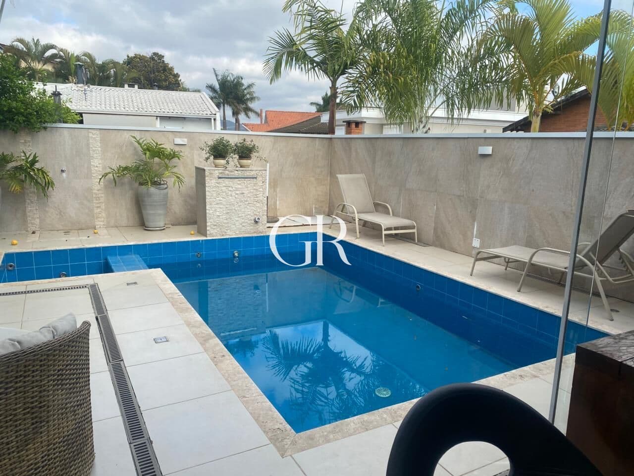 Casa em Santana de Parnaíba - Alphaville
