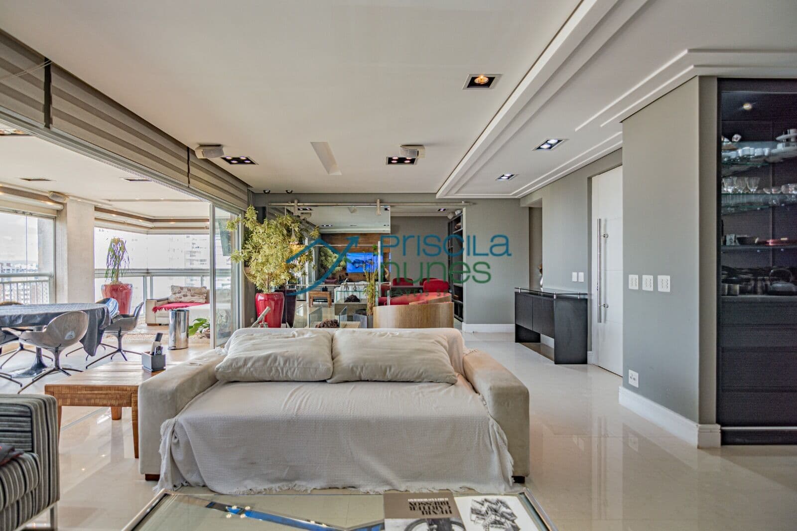 Apartamento Vila Romana 4 dormitórios sendo 1 suíte em Andar Alto com Lazer