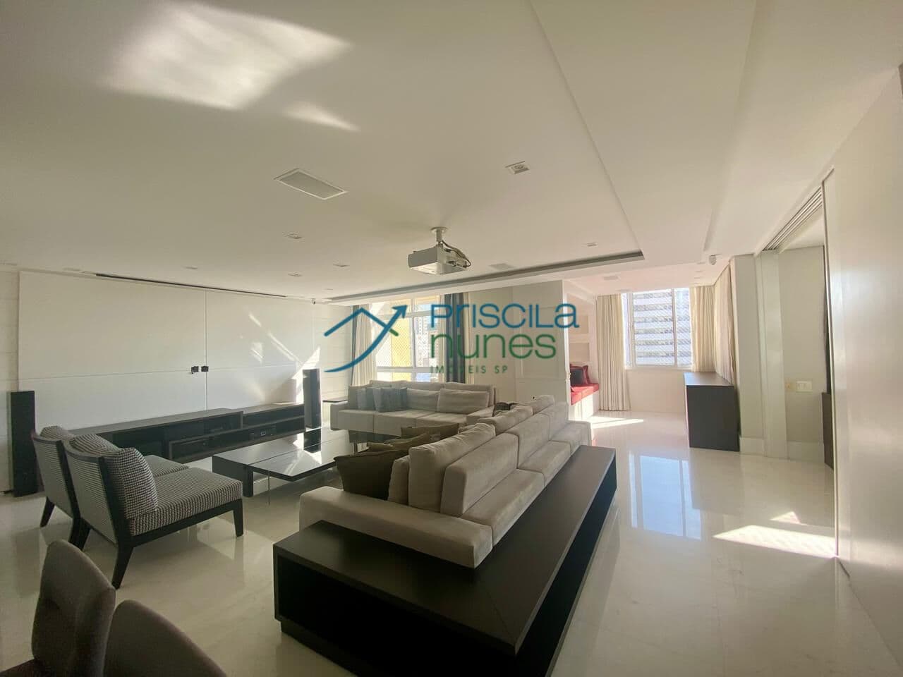 Apartamento Alto Padrão, com 3 dormitorios