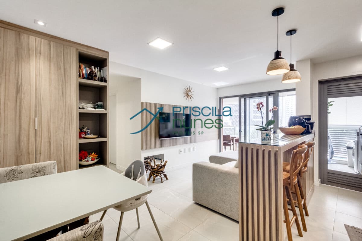 Apartamento tipo para venda em Moema com 2 quartos, sendo 1 suíte, 72m²