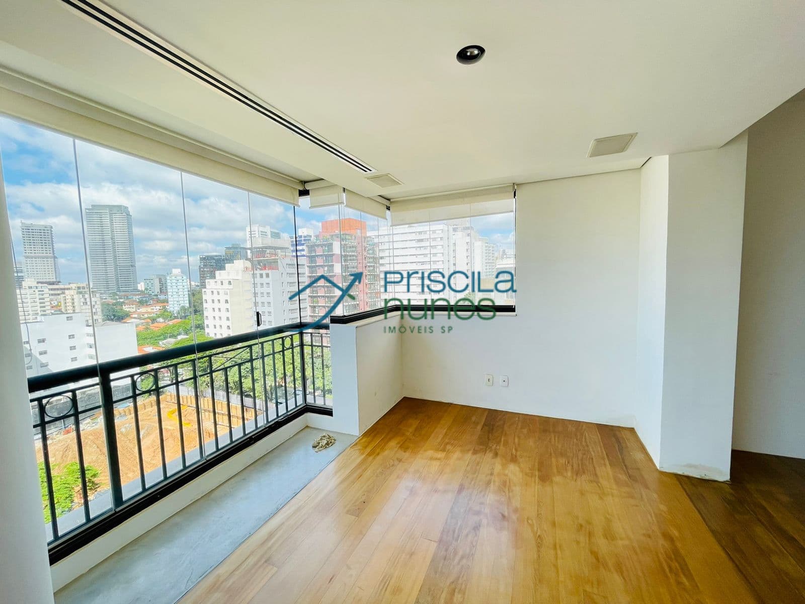 Apartamento Sumaré 3 suítes 215 metros de área com Lazer
