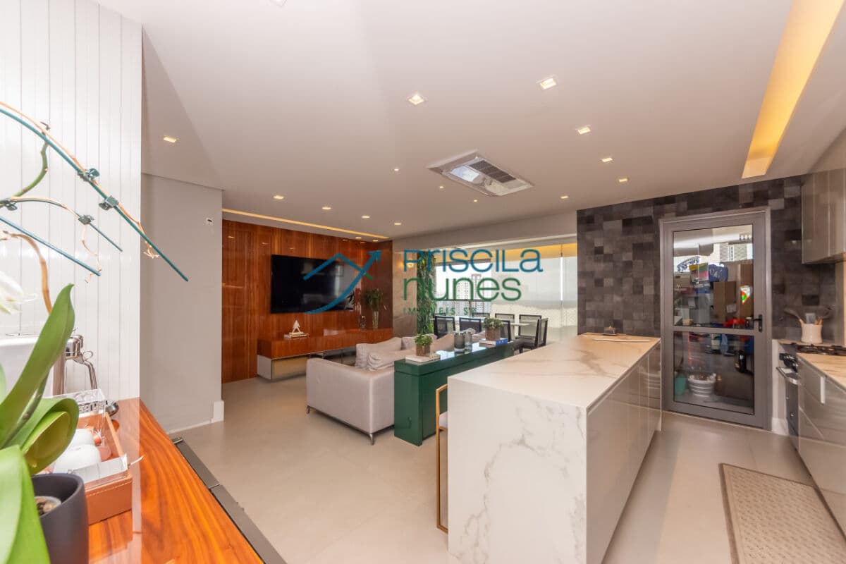 Apartamento Vila Gumercindo com 2 quartos, sendo 2 suítes , 103m²