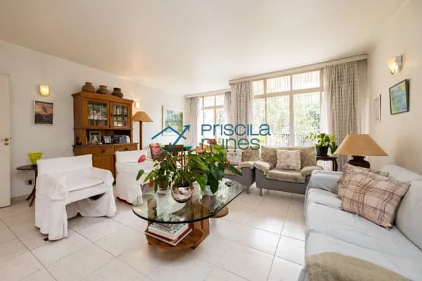 Sobrado Vila Madalena com 5 quartos, sendo 2 suítes, 256m²