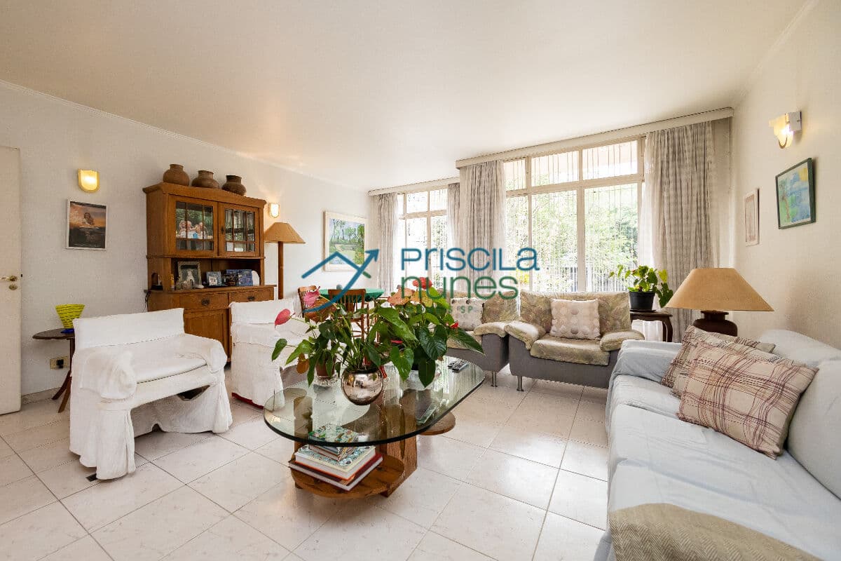 Sobrado Vila Madalena com 5 quartos, sendo 2 suítes, 256m²