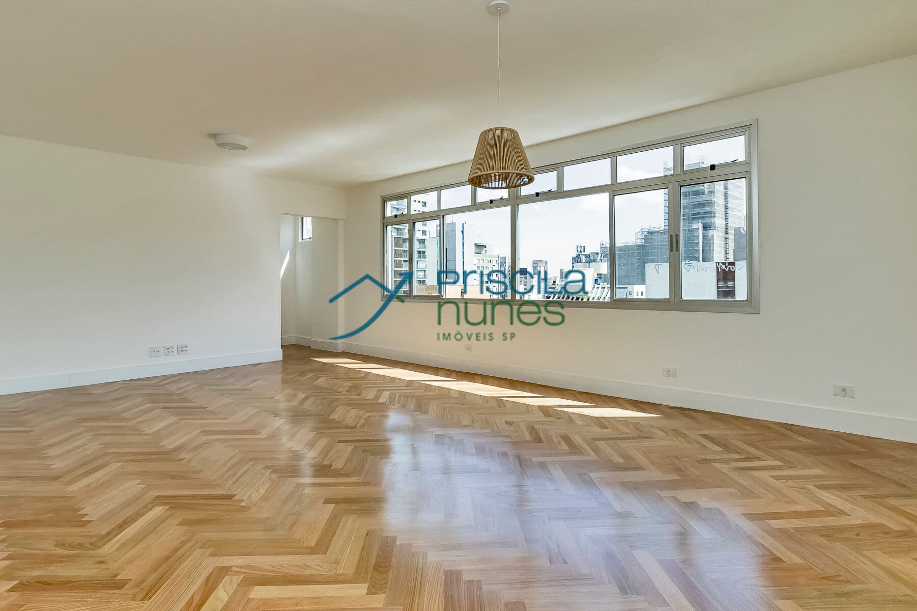 Apartamento Jardim Paulista reformado com 2 suítes