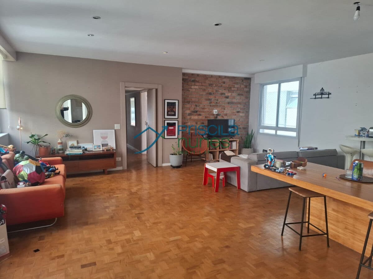 Apartamento Pinheiros com 3 quartos, sendo 1 suíte, 162m² de área