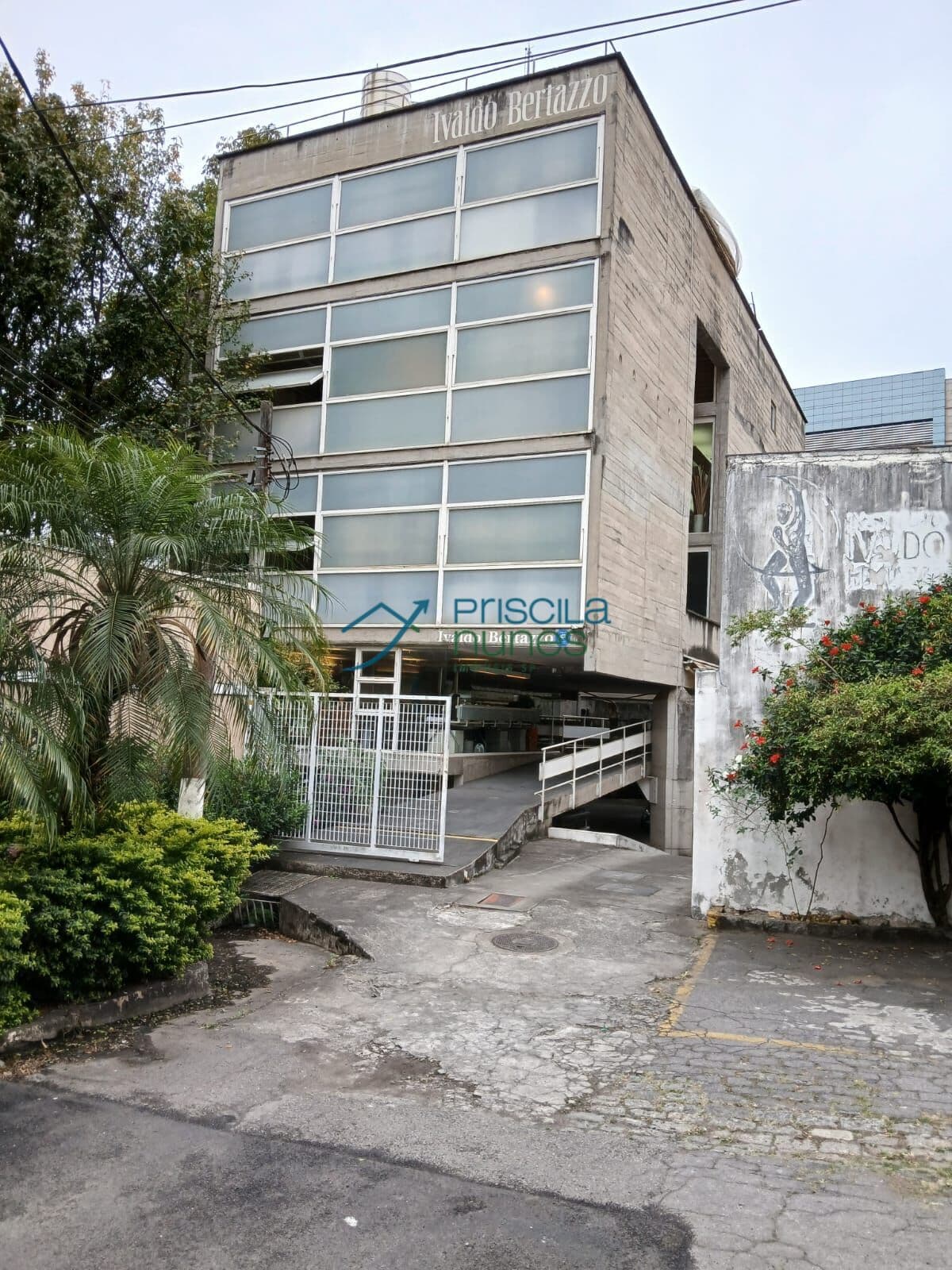 Prédio Comercial Pompeia 3 andares e 20 vagas