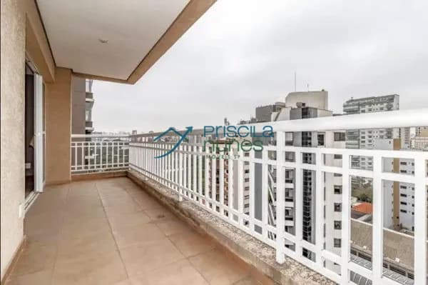Cobertura Duplex em Indianópolis com Piscina