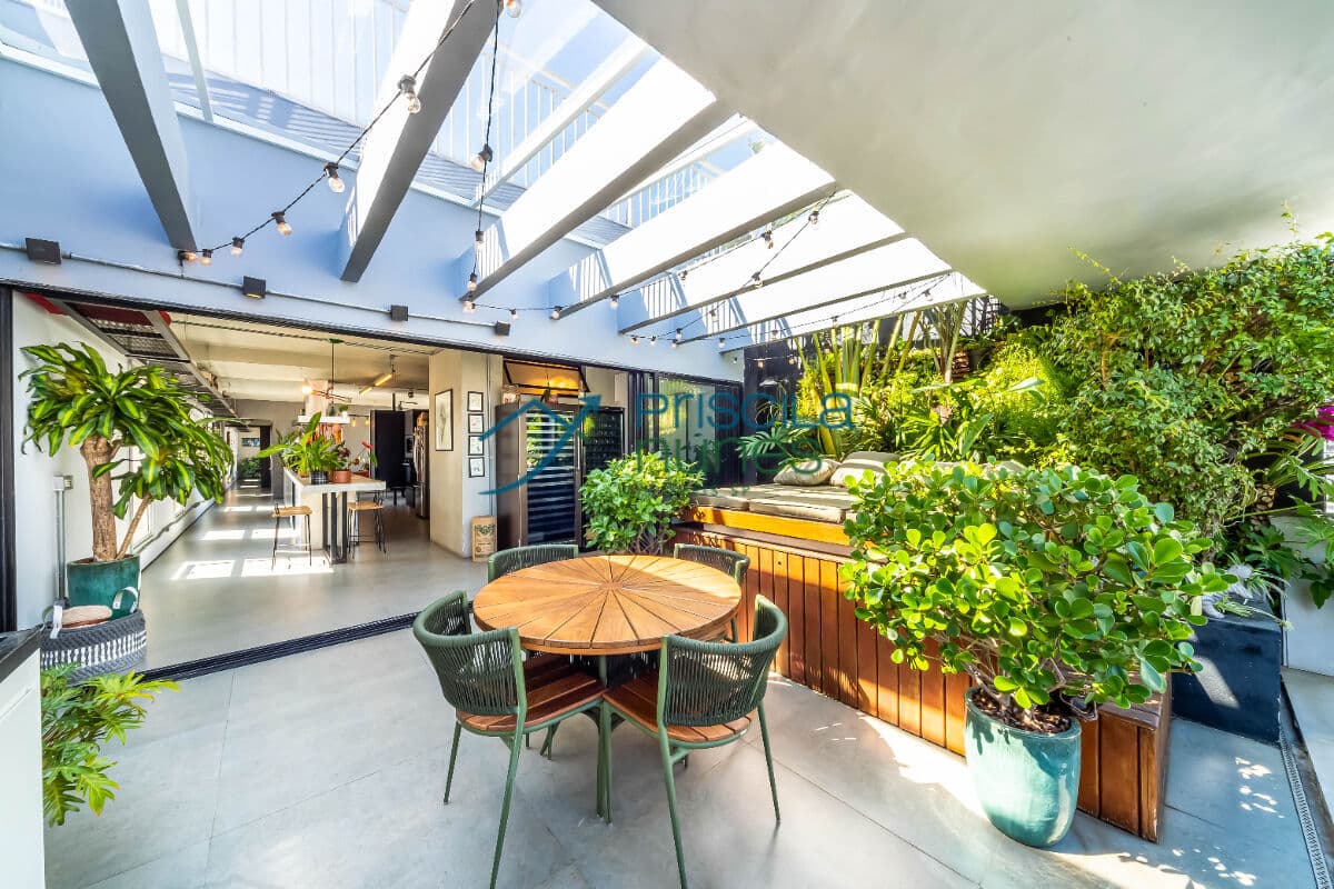 Cobertura Pinheiros com 2 quartos, sendo 1 suíte, 240m²