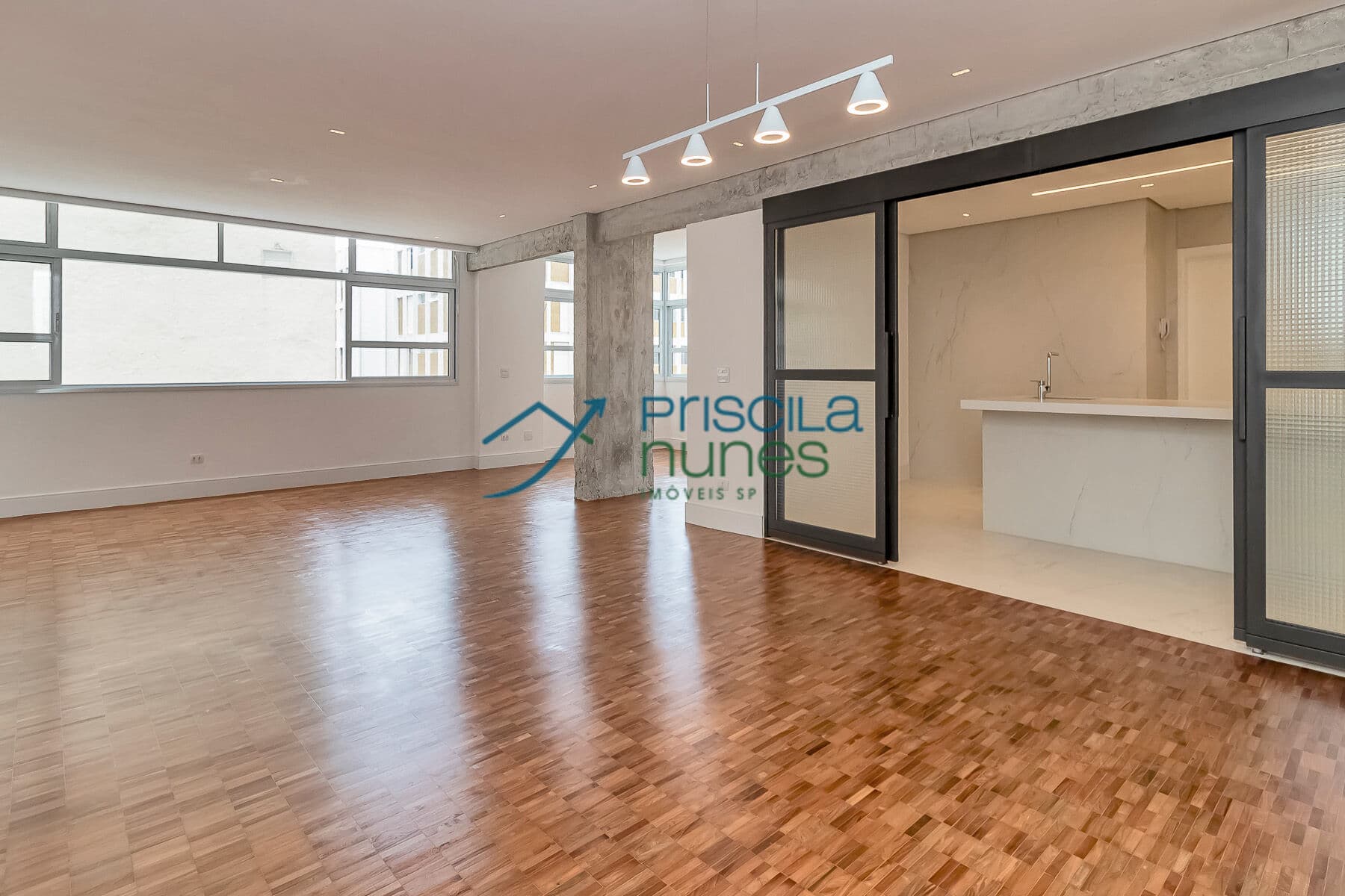 Apartamento com 3 suítes no Jardim América Reformado
