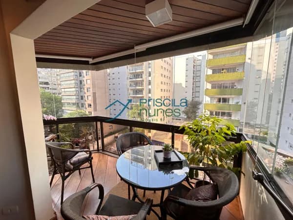 Apartamento em São Paulo - Jardim Paulista