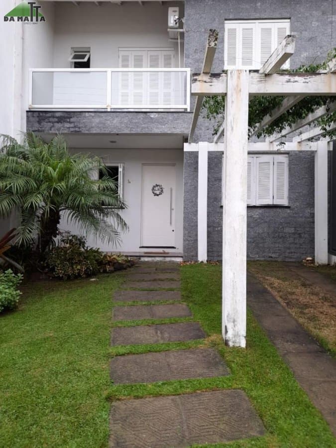 Sobrado Padrão para Venda em Hípica Porto Alegre-RS