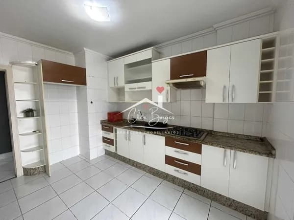 Apartamento 03 dormitórios no Centro de Palhoça/SC