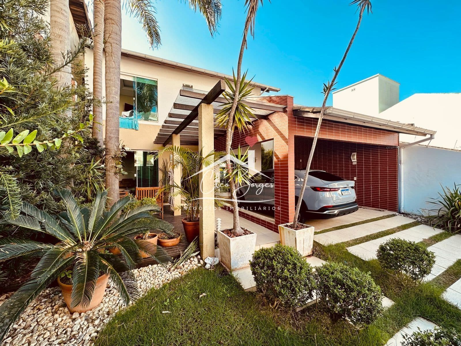 Casa 308m², 3 dormitórios e 3 suítes, Estreito - Florianópolis