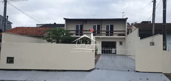 Casa no bairro Madri 03 dormitórios, Palhoça/SC