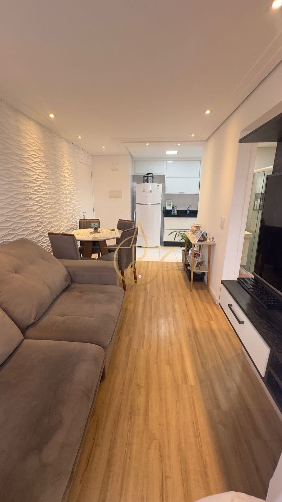 APARTAMENTO MOBILIADO, COM ELETROS, SACADA E VAGA PROXIMO AO SHOPPING ATRIUM!!!