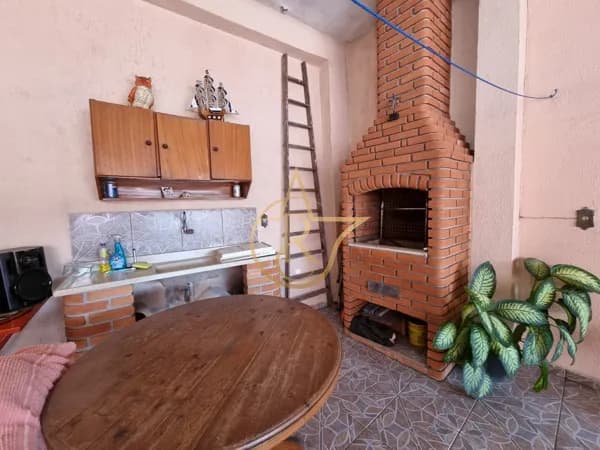 SOBRADO COM 3 DORMS (1 SUITE), 4 VAGAS, ÁREA GOURMET COM CHURRASQUEIRA NO JD IPANEMA!!!