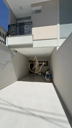 SOBRADO IMPECAVEL COM 3 DORMITORIOS ( 2 SUITE), QUINTAL, APENAS R$ 675 MIL!!!