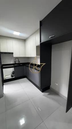 APARTAMENTO SEM CONDOMINIO COM ELEVADOR, SUÍTE, TODO MOBILIADO COM QUINTAL!!!