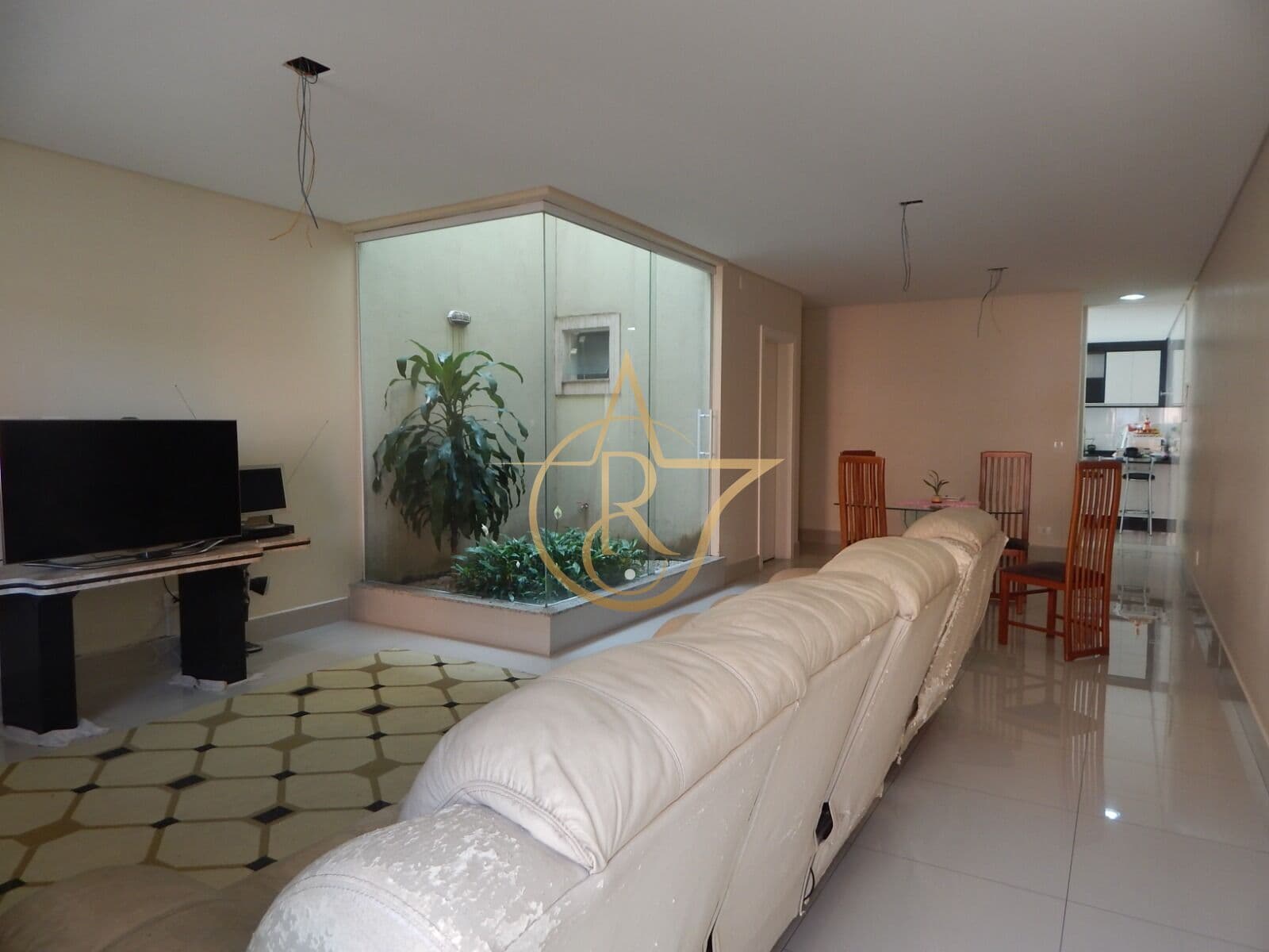 SOBRADO C/ 3 DORMITORIOS E 5 VAGAS DE GARAGEM