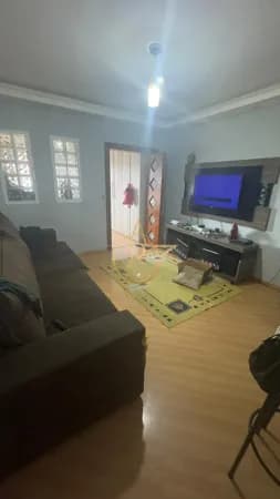 CASA ASSOBRADA C/ CHURRASQUEIRA, SUITE E 2 VAGAS NO JARDIM DO ESTADIO