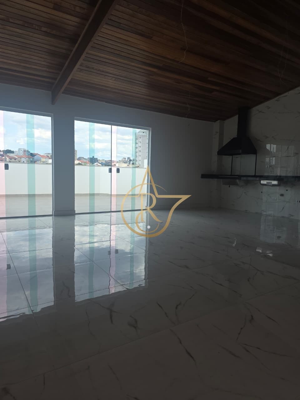 COBERTURA SEM CONDOMINIO NA VILA CURUÇA COM 3 DORMS (SUÍTE), 200M² E 2 VAGAS!!!