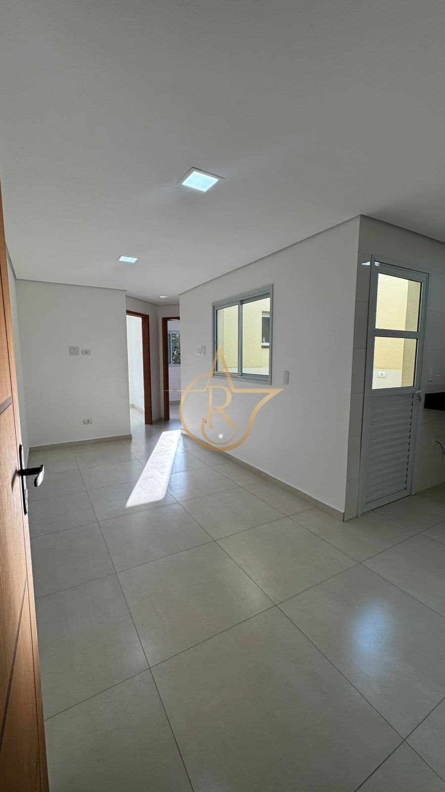 APARTAMENTO SEM CONDOMINIO COM ELEVADOR, QUINTAL E VAGA NO PQ ERASMO ASSUNÇÃO!!!
