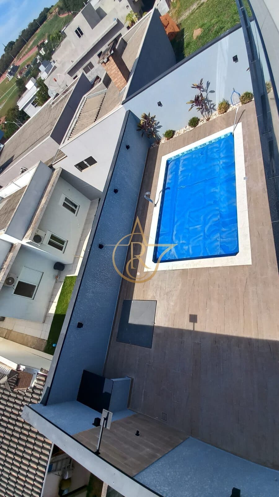 SOBRADO C/ PISCINA E SUITE COM 3 DORMITORIOS