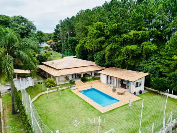 Chácara Porteira Fechada em Ibiúna! Condomínio Completo + Piscina e Campo de Futebol 🔥