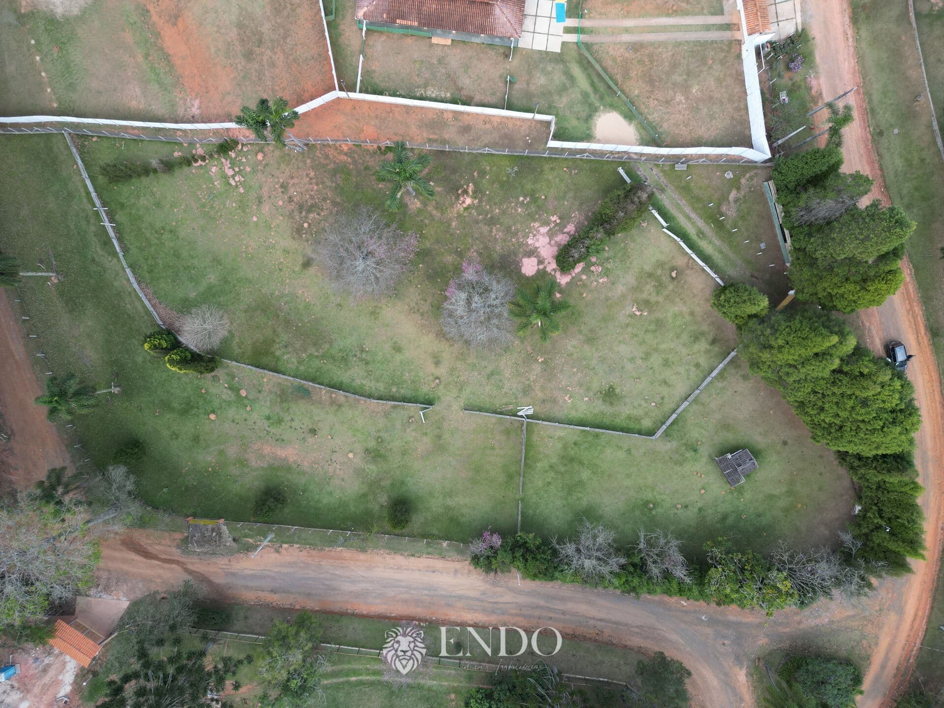 Belissimo terreno em condominio estilo fazenda com lagos incríveis 5.000 m